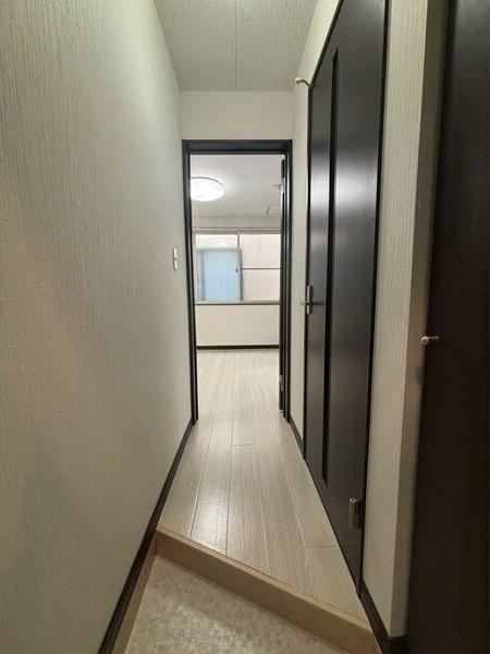 札幌市中央区南五条西アパート 玄関