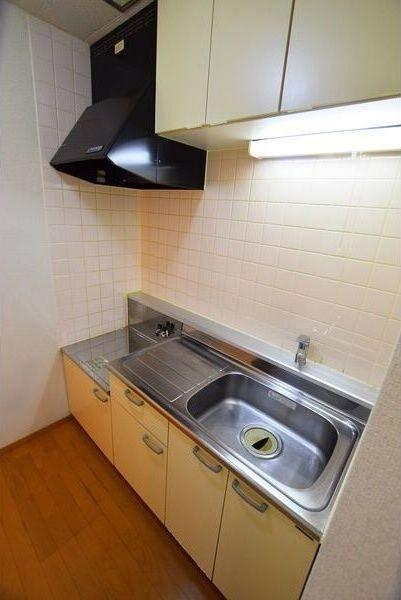 札幌市中央区南八条西アパート キッチン