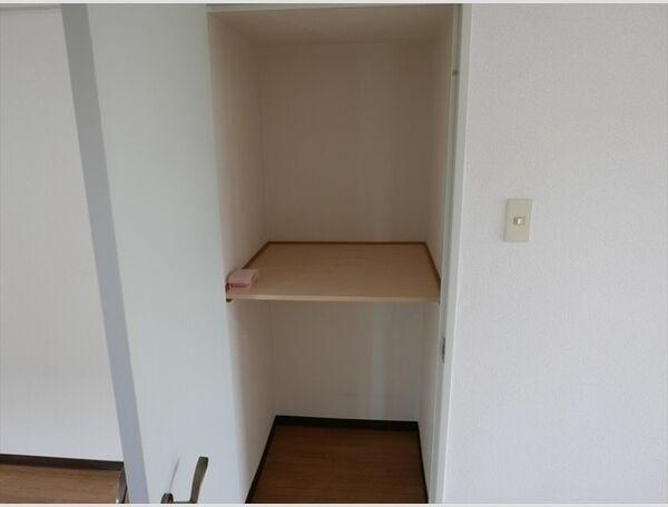南1西18ビル 収納