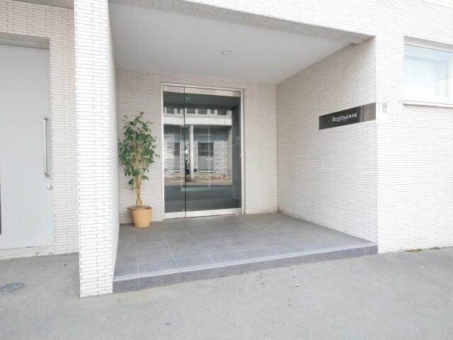 札幌市中央区南四条東マンション エントランス