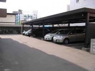 MANSION KURODA山鼻19条 駐車場