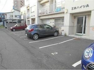 札幌市豊平区美園一条マンション 駐車場