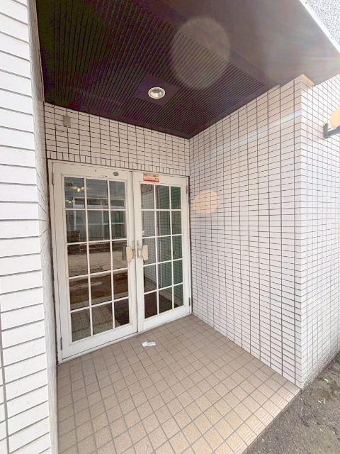 札幌市中央区南八条西マンション エントランス
