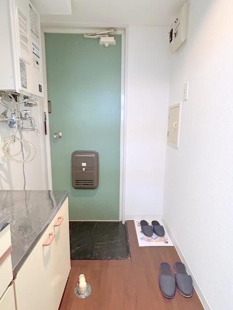 札幌市中央区南八条西マンション 玄関
