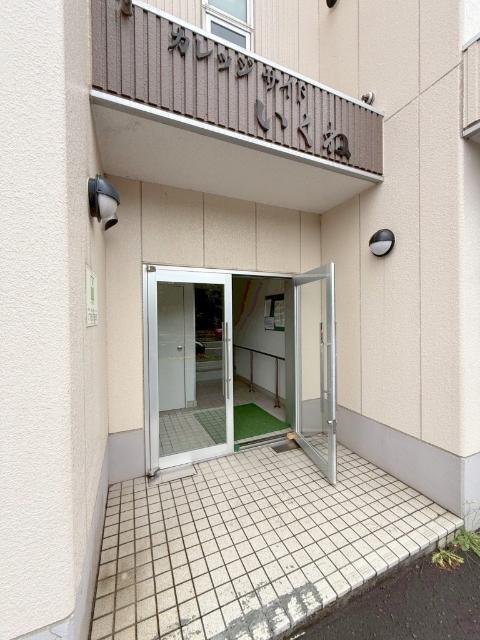 カレッジサイドいくね エントランス