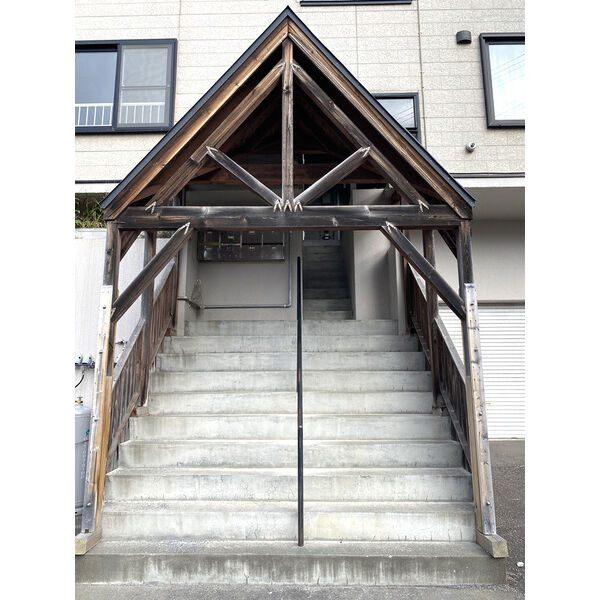 札幌市南区澄川五条アパート エントランス