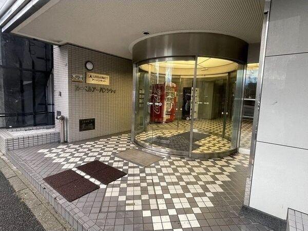 札幌市豊平区豊平三条マンション エントランス