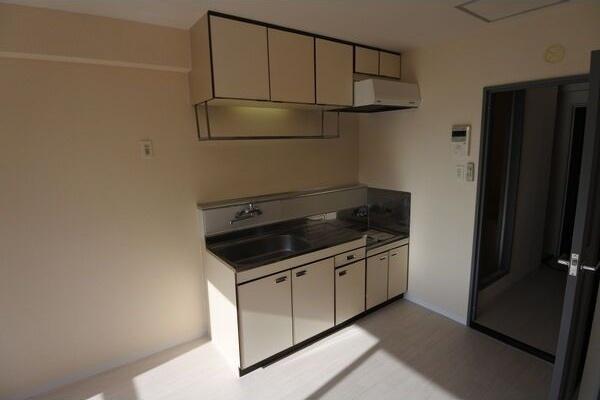 札幌市豊平区豊平三条マンション キッチン