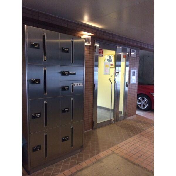 札幌市中央区北六条西マンション エントランス