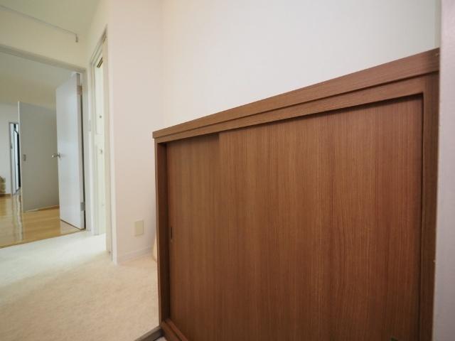 秀和南8条レジデンス 玄関