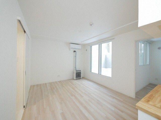 札幌市中央区南十三条西マンション リビング