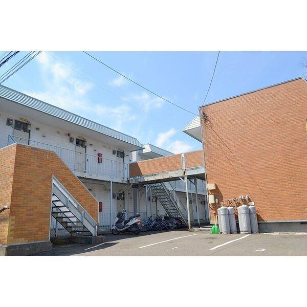 札幌市北区新琴似七条アパート 駐車場