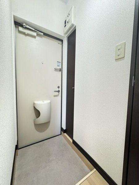 札幌市中央区南五条西アパート 玄関