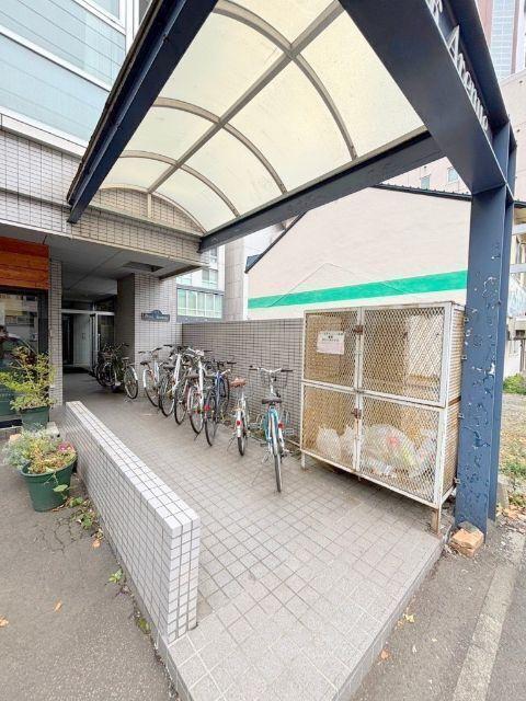 札幌市中央区大通西マンション エントランス