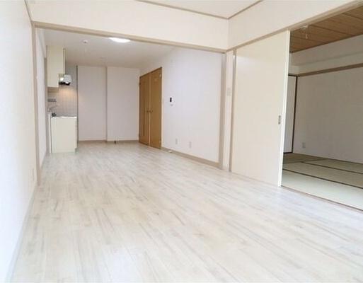 札幌市中央区南十一条西マンション リビング