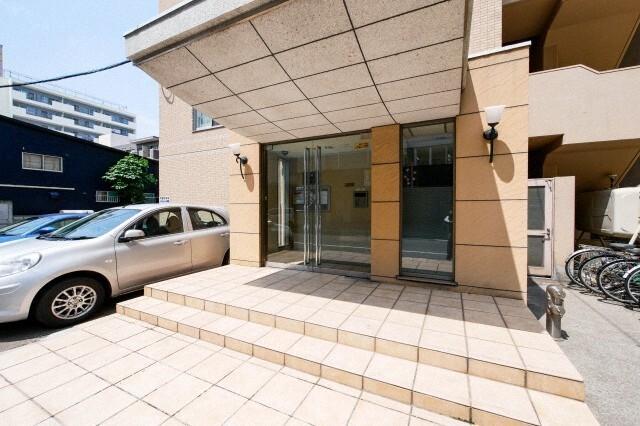 札幌市中央区南六条西マンション エントランス