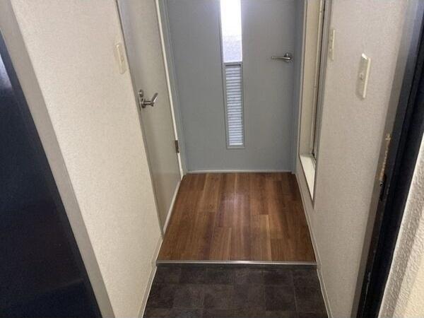 INOVE札幌平岸2条 玄関