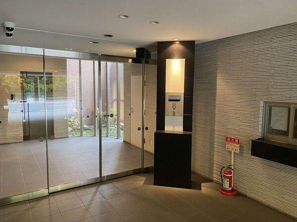 札幌市中央区北五条西マンション エントランス