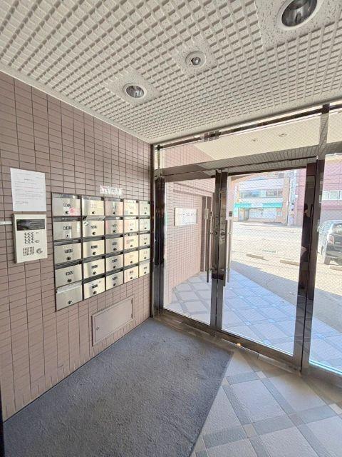 札幌市中央区南十四条西マンション エントランス