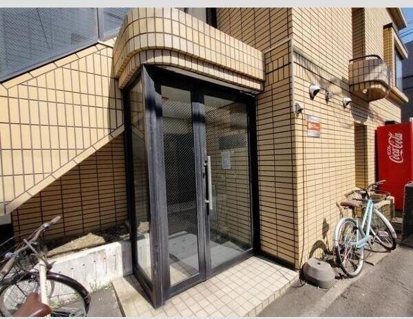 札幌市中央区南七条西マンション エントランス