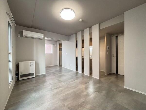 札幌市中央区南五条西マンション リビング