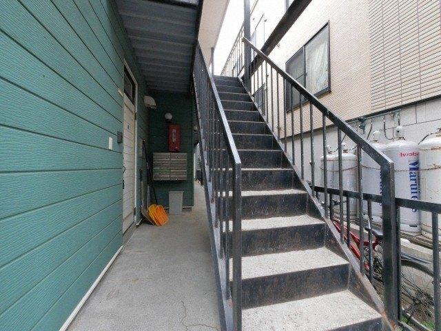 札幌市中央区南五条西アパート ロビー