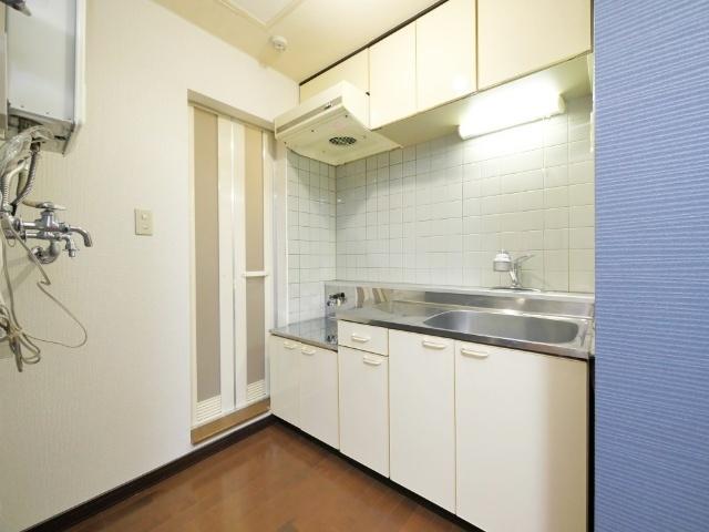 札幌市中央区南七条西アパート キッチン