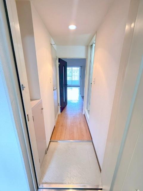 札幌市中央区北六条西マンション 玄関