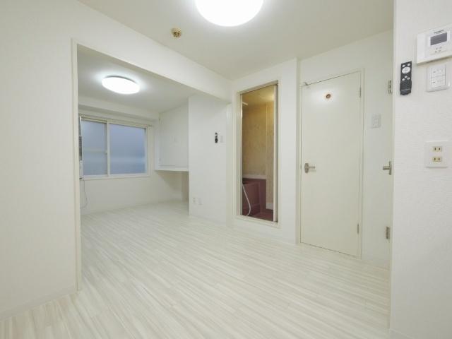 札幌市中央区南七条西マンション リビング