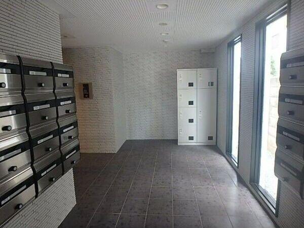 札幌市豊平区中の島一条マンション エントランス