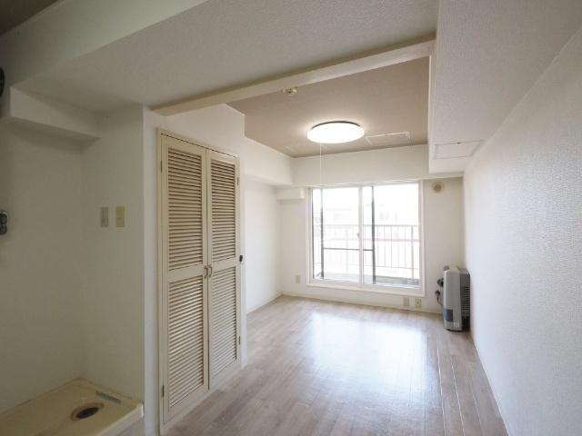 札幌市中央区南七条西マンション リビング