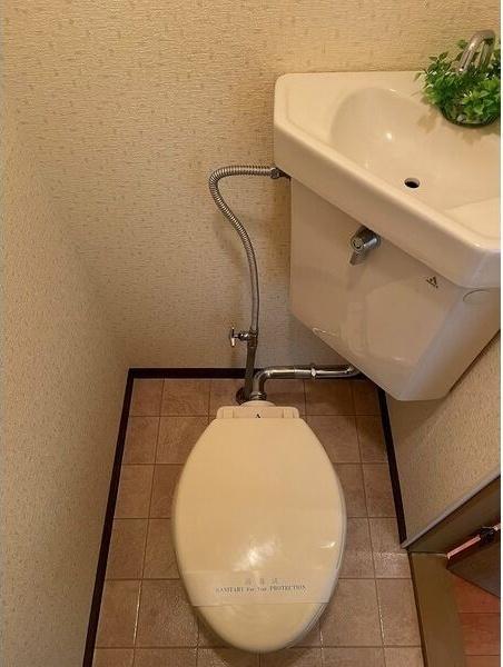 札幌市中央区南八条西アパート トイレ