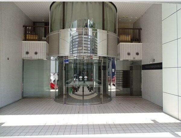 札幌市中央区南十一条西マンション エントランス