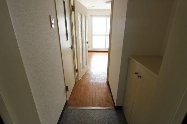 プレサント南9西12 玄関