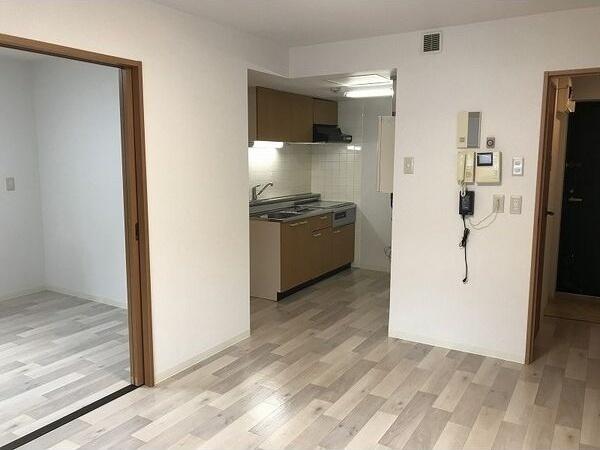 札幌市中央区南九条西マンション リビング