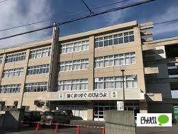 札幌市立北園小学校：652m