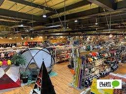 石井スポーツ札幌店：246m