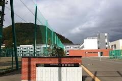 札幌市立啓明中学校：437m