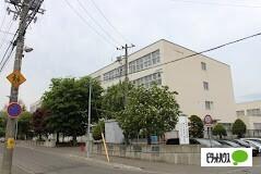 札幌市立発寒中学校：172m