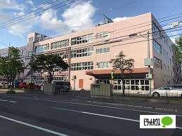 札幌市立北辰中学校：874m