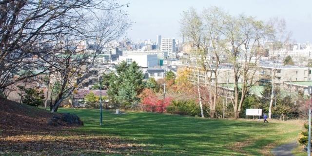 天神山緑地：624m