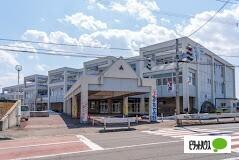 札幌市立あやめ野中学校：596m