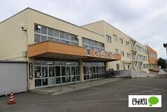 札幌市立南月寒小学校：901m