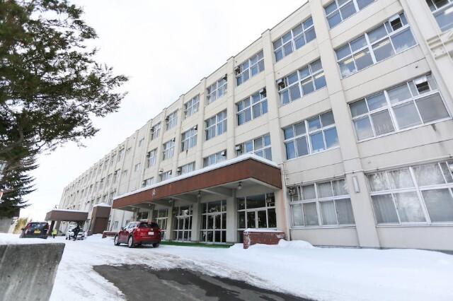 札幌市立札幌平岸高校：1732m