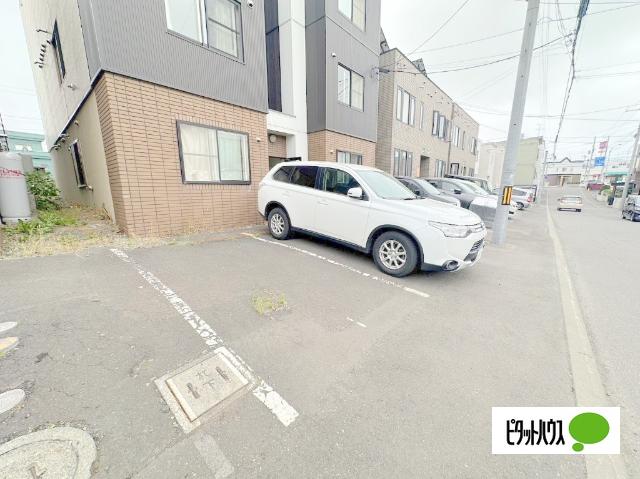 シャネル中井（205） 駐車場