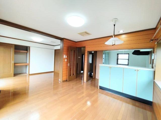 桜ケ丘7丁目辻本貸家（2F） リビング