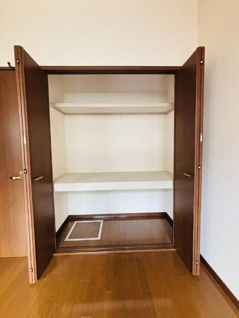 エスポワールコマツ参番館（102） 収納