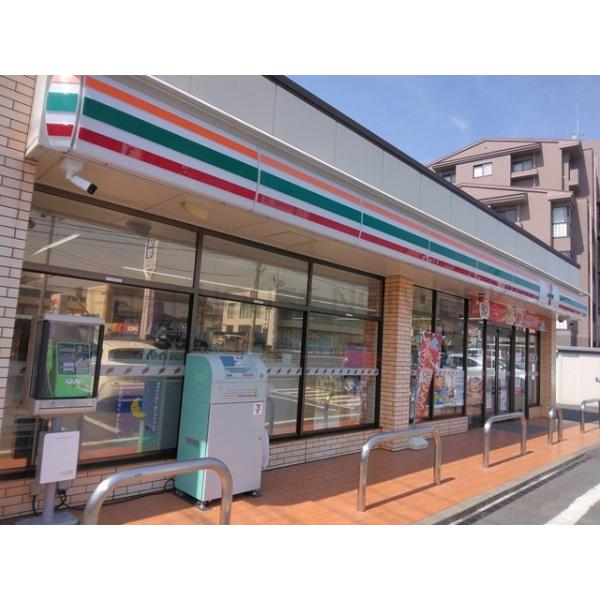 セブンイレブン泉高玉町店:950m