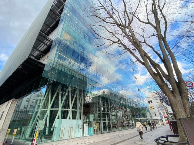 仙台市民図書館：1823m