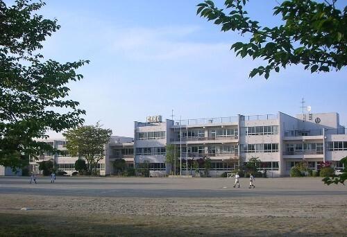 大和町立吉岡小学校：1510m